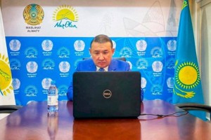 Депутат партии Nur Otan Шухрад Шардинов от имени однопартийцев призвал алматинцев активнее вакцинироваться от КВИ