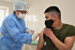 Почти 100% вакцинация обеспечена в Вооруженных Силах РК