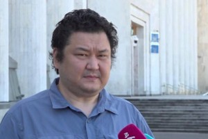 Политолог Шибутов призывает алматинцев как можно скорее получить вакцину от КВИ