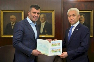
                    В Сербии к 30-летию Независимости РК выпустили почтовую марку
                