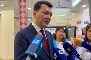 
                    Ерлан Карин отметил интерес молодежи к референдуму
                
