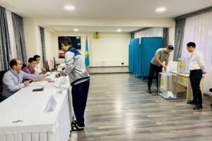 Пациенты учреждений здравоохранения Алматы активно голосуют на референдуме