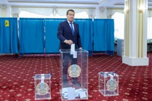 Алихан Смаилов проголосовал на референдуме