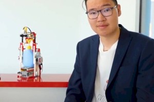 Молодой изобретатель создал экоробота помогающего сортировать мусор
