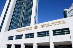 
                    Парламент принял поправки в закон о референдуме
                