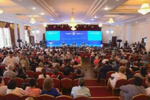 
                    Аким Алматы встретился с жителями Алмалинского района – прямая трансляция
                