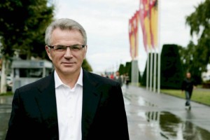 
                    Акимы Алматы: Виктор Храпунов
                