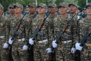 Токаев подписал закон о государственных образовательных грантах солдатам