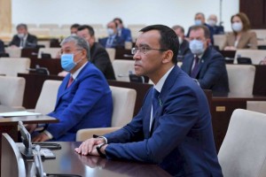 
                    Маулен Ашимбаев избран председателем Сената Парламента
                
