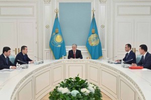 
                    Токаев провел консультации с председателями палат Парламента и Премьер-министром
                