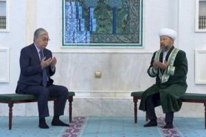 Президент Казахстана почтил память жертв январских событий
