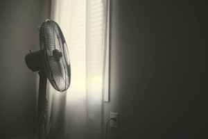 
                    Вредно ли спать под вентилятором в жару, рассказала алматинский врач
                