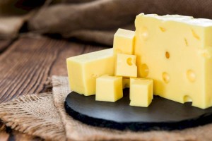 
                    Никогда не покупайте его: назван самый вредный сыр
                