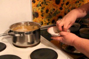 Как пересоленный суп вновь сделать съедобным – совет хозяйкам