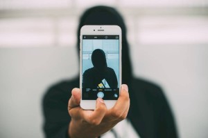 Как через гаджеты детей мошенники пытаются добраться до денег родителей