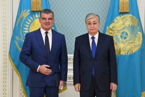 Касым-Жомарт Токаев принял председателя совета директоров Stadler Rail AG Петера Шпулера