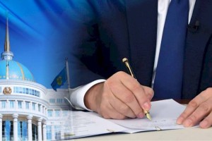 Президент страны присвоил высшие воинские звания ряду сотрудников госслужб