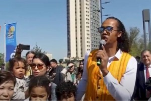 Глава интернациональной семьи поздравил алматинцев с Днем единства народа Казахстана
