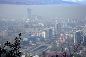 
                    Алматинцам рекомендуют сократить время пребывания на открытом воздухе
                