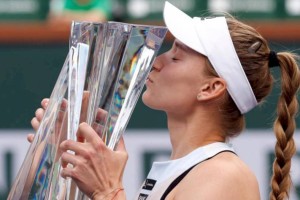 
                    Елена Рыбакина обратилась к казахстанцам после победы на турнире WTA-1000
                