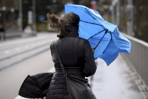 
                    Штормовое предупреждение объявлено в столице и еще трех регионах Казахстана
                