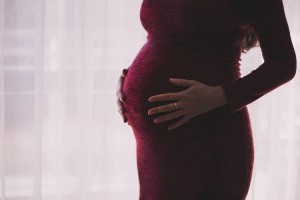 В Семее гвардейцы спасли беременную женщину