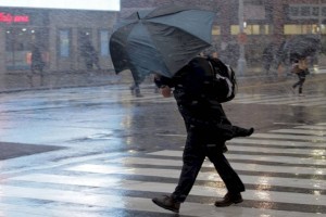 
                    Штормовое предупреждение объявлено в нескольких регионах Казахстана
                