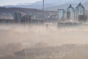 Жителей Астаны, Алматы и Актау призывают не выходить из дома без острой необходимости