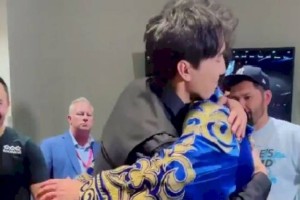 
                    Димаш Кудайберген опубликовал видео встречи с GGG после его боя с Канело
                