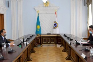 Бакытжан Сагинтаев провел встречу с чрезвычайным и полномочным послом Франции