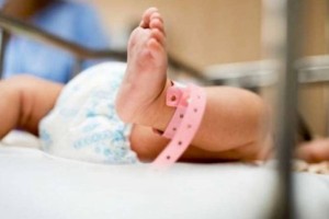 
                    Стало известно о состоянии новорожденного, найденного в уличном туалете в Алматы
                