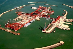 
                    На Кашагане остановлена добыча нефти
                