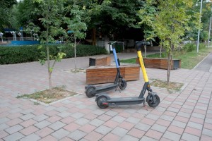 
                    В Алматы ограничили скорость электросамокатов  и изменили правила их аренды
                