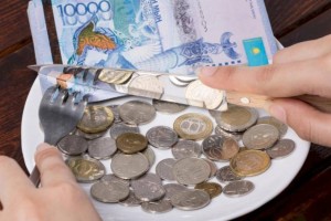 
                    Сколько казахстанцы тратят на жизнь
                