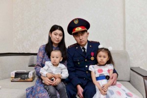 
                    Награжден полицейский, пытавшийся остановить пьяного водителя грузовика
                