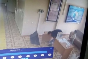 
                    Врачи рассказали о состоянии девочки из ЗКО, на которую упал телевизор
                