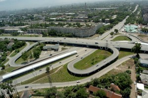 
                    В Алматы продолжаются работы по строительству трех автомобильных развязок
                
