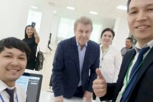 
                    Артист Лев Лещенко получил ИИН в алматинском ЦОНе
                