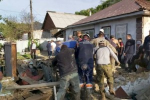 
                    Аким Алматинской области пообещал помочь с жильем пострадавшим в Текели
                