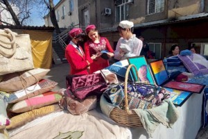 
                    Мамы в деле: первая весенняя этно-экоярмарка прошла в Алматы
                