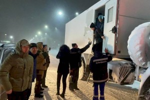 В Казахстане из снежных заносов спасены и эвакуированы 372 человека, из них 312 детей
