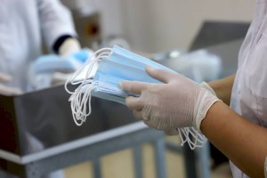 Требование о ношении масок в помещениях отменяют в РК