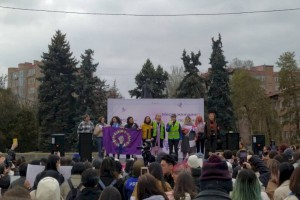 В Алматы проходит митинг за права женщин