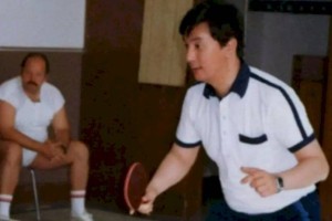 В Сети появилось фото с играющим в настольный теннис молодым Токаевым