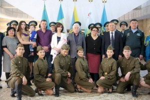 
                    В Алматы прошла церемония передачи награды родным фронтовика
                