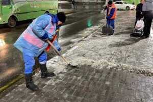 
                    Около 1500 рабочих и 554 единицы техники борются с последствиями снегопада в Алматы
                