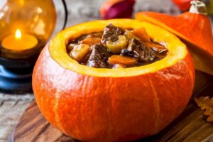 
                    Есть и худеть: Диетологи перечислили плюсы тыквы
                