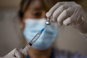 Высказывания очередного врача об опасности вакцин от КВИ рассылают в соцсетях казахстанцы