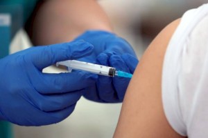 Казахстанскую вакцину QazCoVac-P испытают на 200 добровольцах
