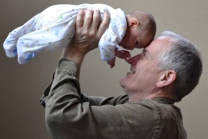 
                    Ученые: Шанс стать отцом после 50 сокращается на треть
                